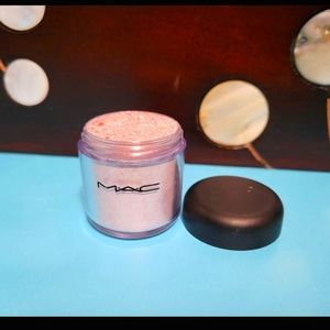 MAC Helium Pigment